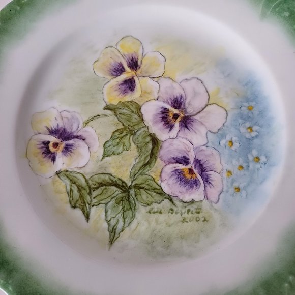 Limoges France Hand-Painted Porcelain Plate from 2002 Botanical Viola Tricolor - Picture 3 of 6